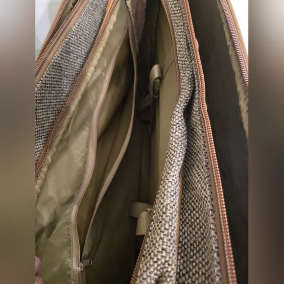 Vintage Hartmann Luggage Tweed And Leather 3 Compartment Carry-on Bag In EUC - Picture 4 of 11